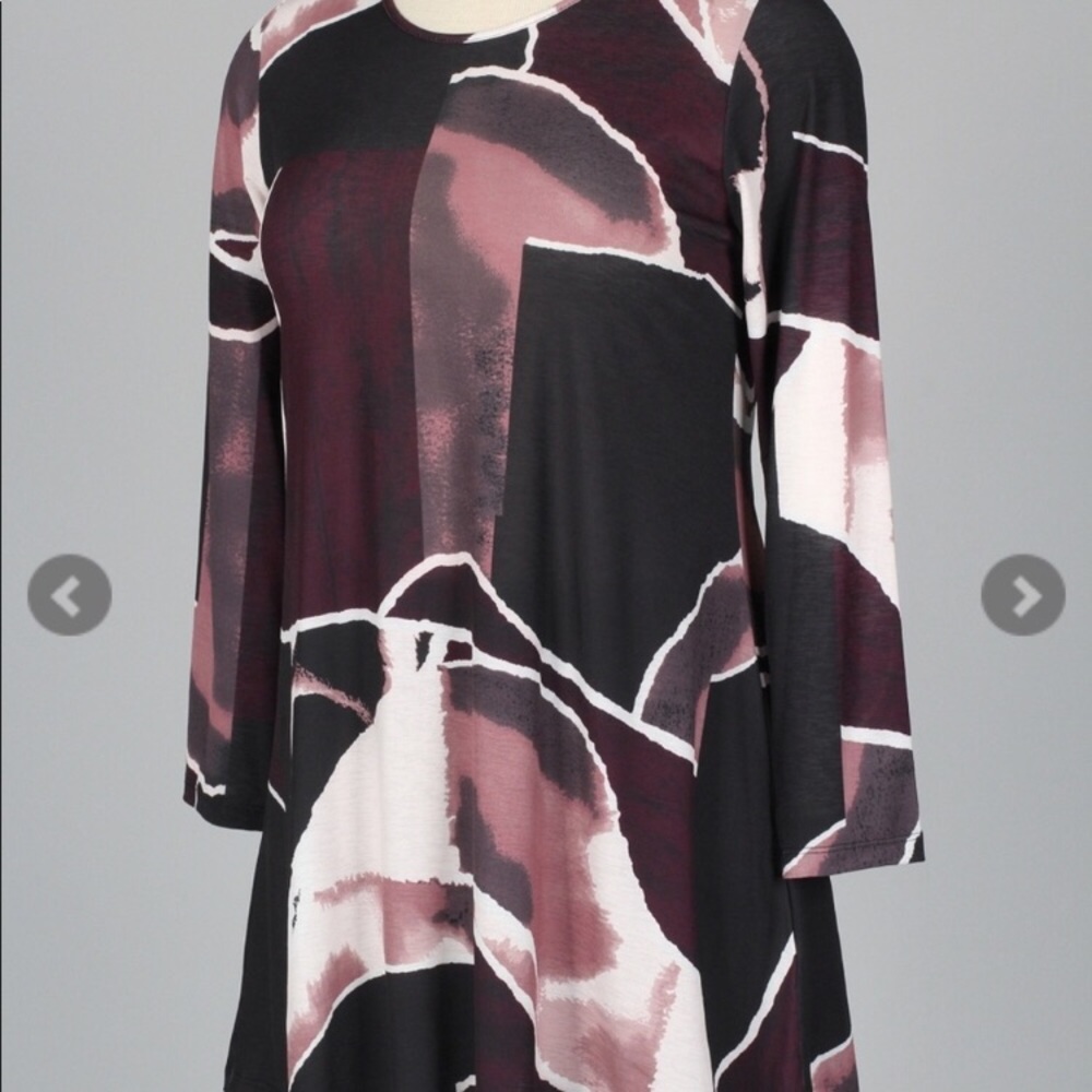 NWT Comfy USA Plum and Black top